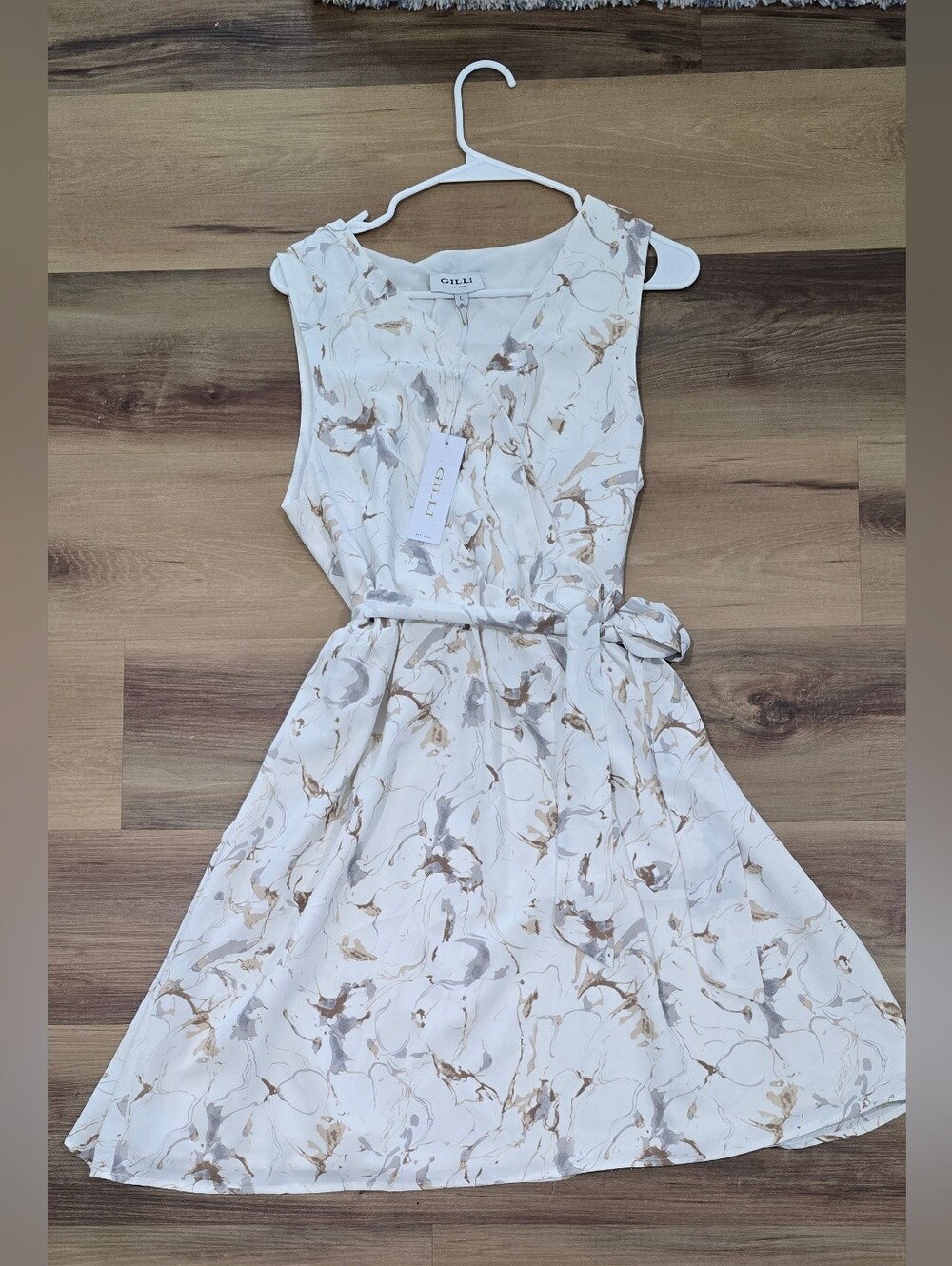 NWT Gilli Wrap Mini Dress with Tie in White Marble Print - Size Large - Boutique